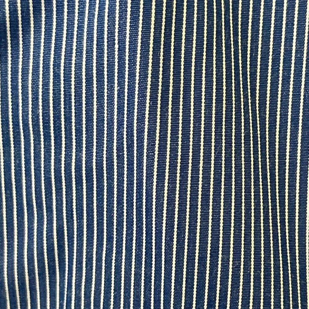 Roundtree & Yorke Blue & White Striped Cotton mens's  Button-Down Shirt M‎